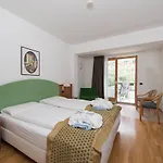 Venezia ホテル 4*
